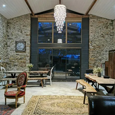 Demeure Avec Piscine Dom wakacyjny *