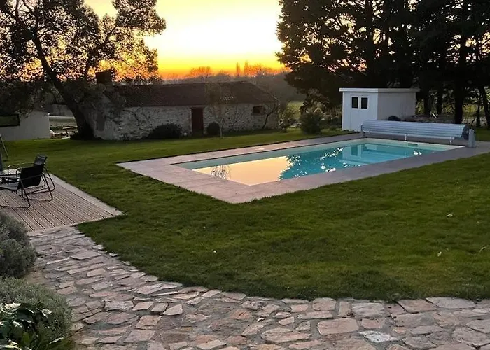 Demeure Avec Piscine Сasa de vacaciones