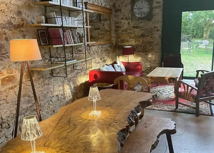 Demeure Avec Piscine Сasa de vacaciones *