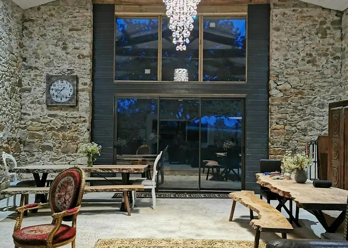 Demeure Avec Piscine Сasa de vacaciones *